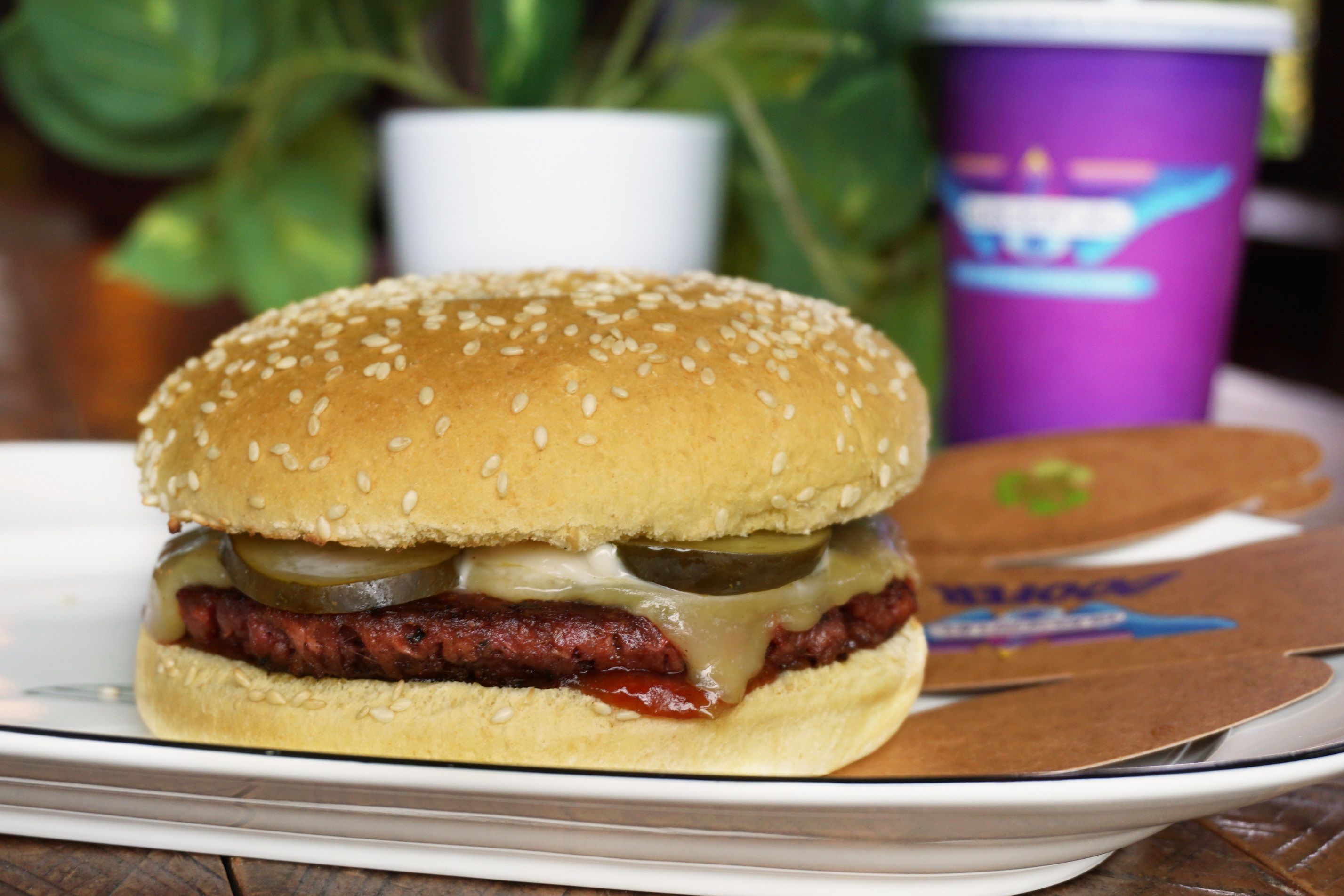 BurgerFuel Alternative Muscle burger